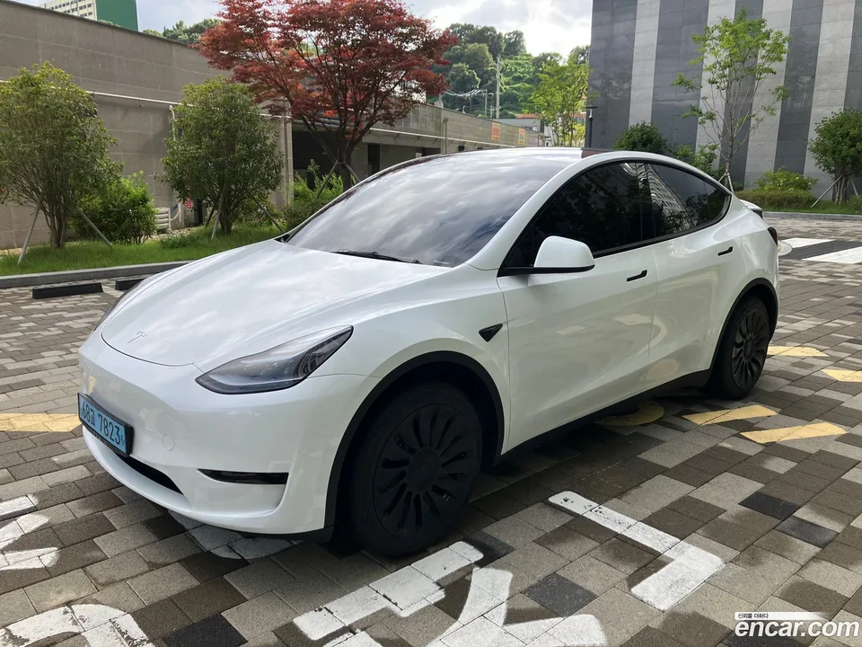 Tesla Model Y 2023