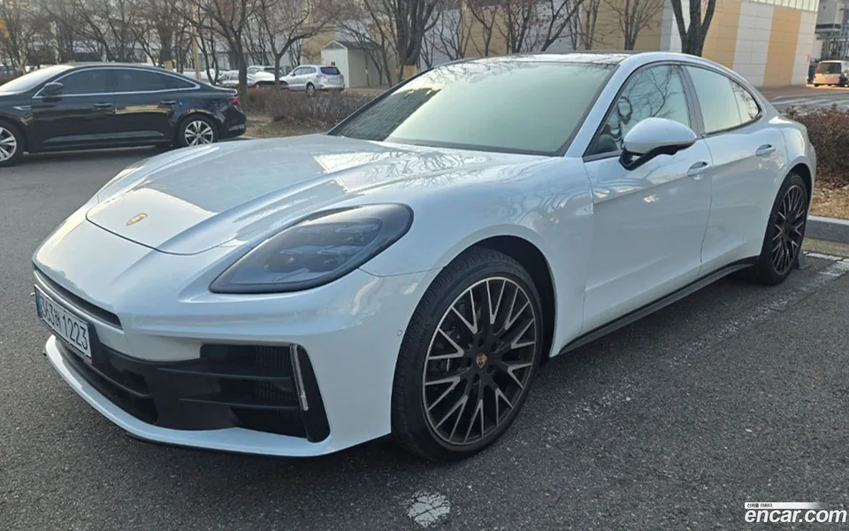 Porsche Panamera (976) 2024