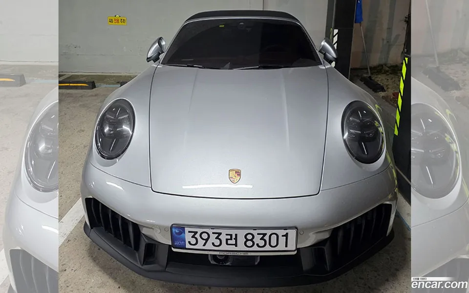 Porsche 911 (992) 2025