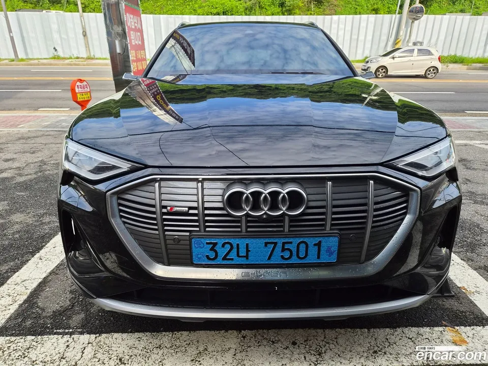 Audi e-tron 2022