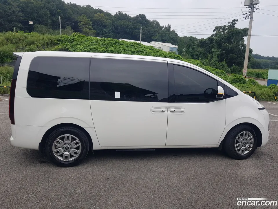 Hyundai Staria 11 2025 — миниатюра 4