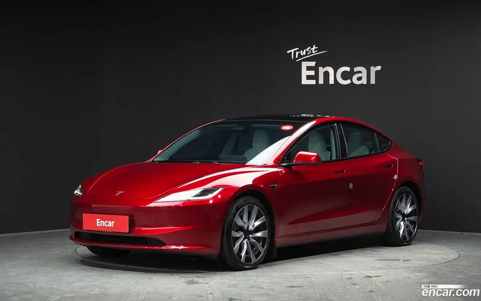 Tesla Model 3 2024