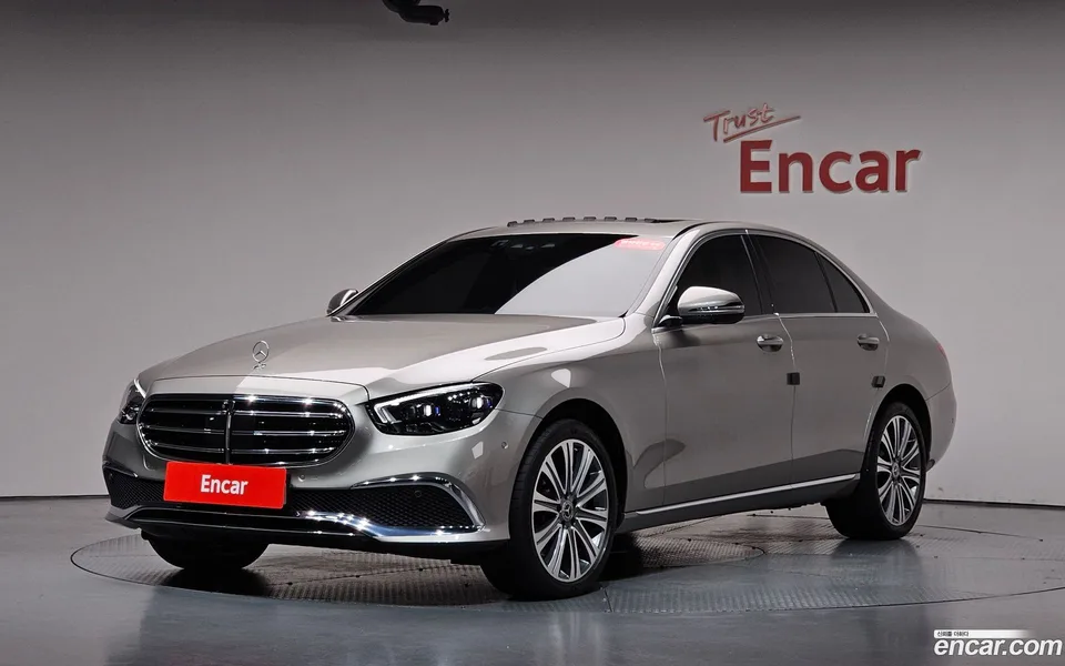 Mercedes-Benz E-Class 2022
