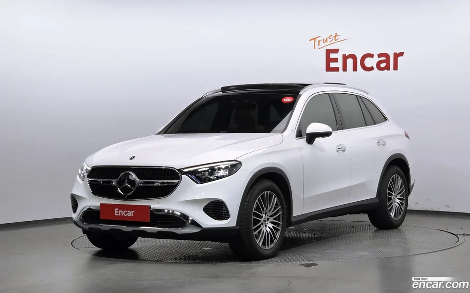 Mercedes-Benz GLC-Class 2025