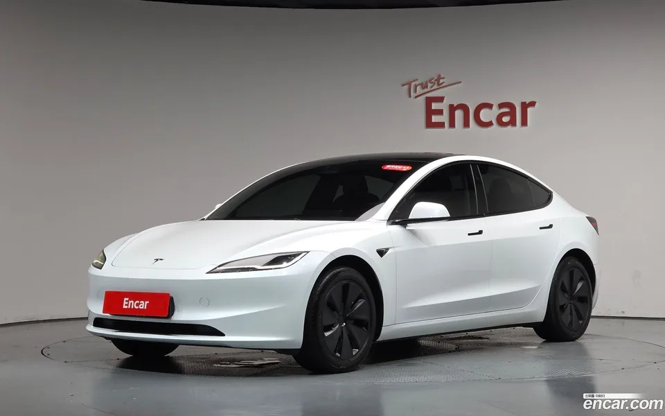 Tesla Model 3 2024