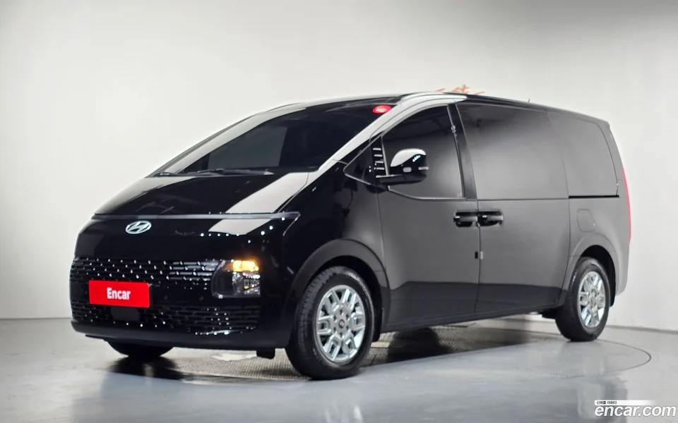 Hyundai Staria 2025