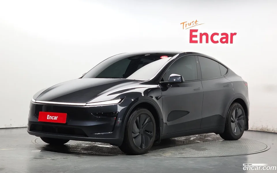 Tesla Model Y 2025