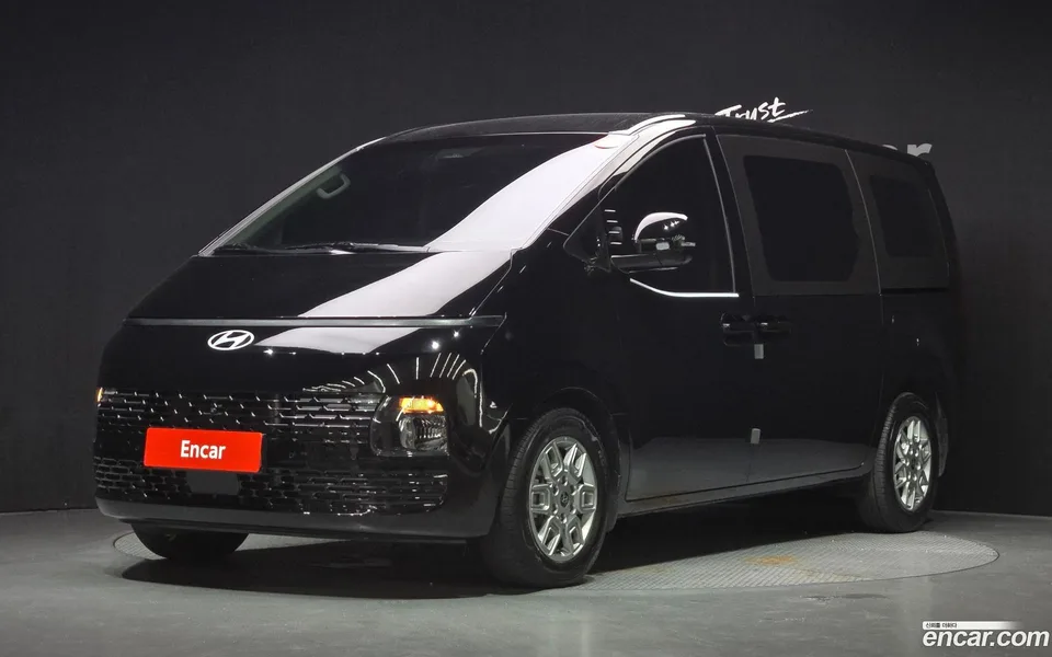 Hyundai Staria 2025