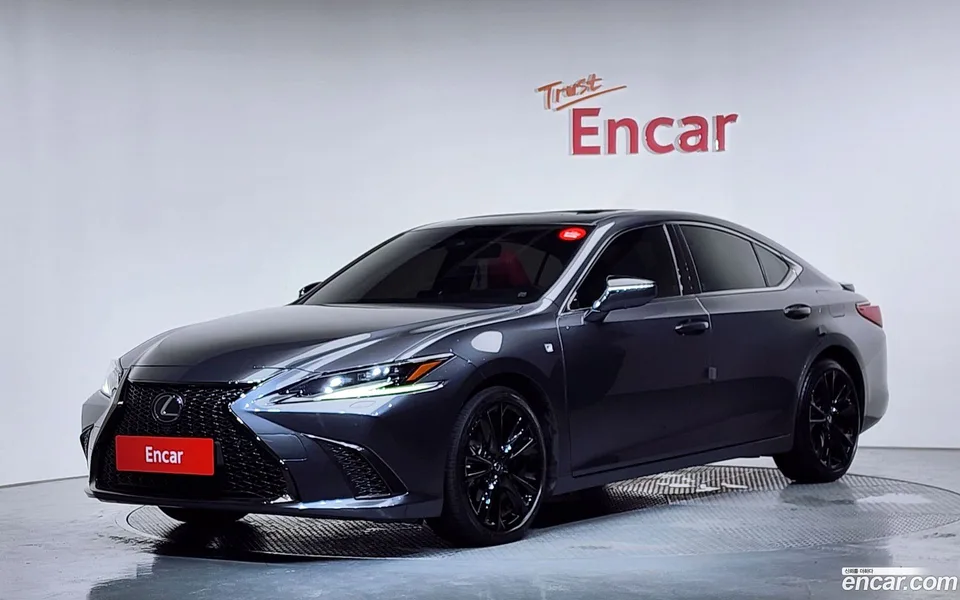 Lexus ES 300h 2022