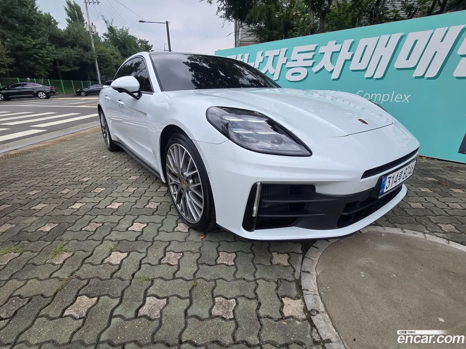 Porsche Panamera (976) 2024