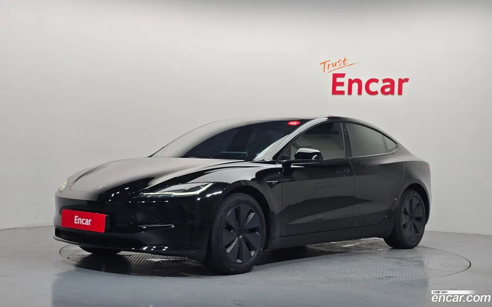 Tesla Model 3 2024