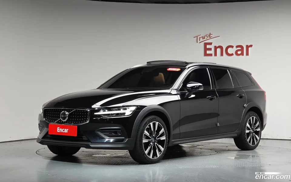 Volvo V60 Cross Country 2023