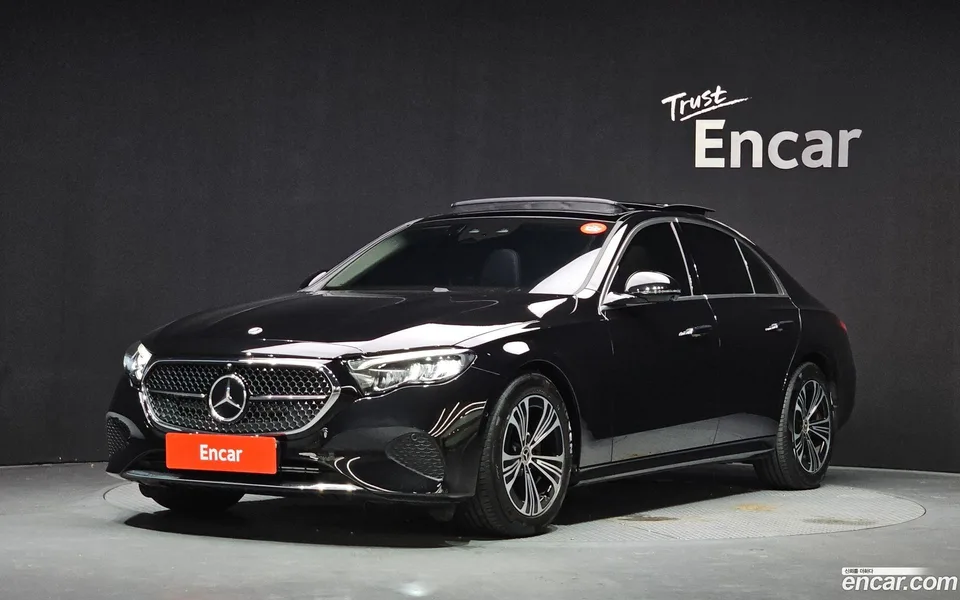 Mercedes-Benz E-Class 2024
