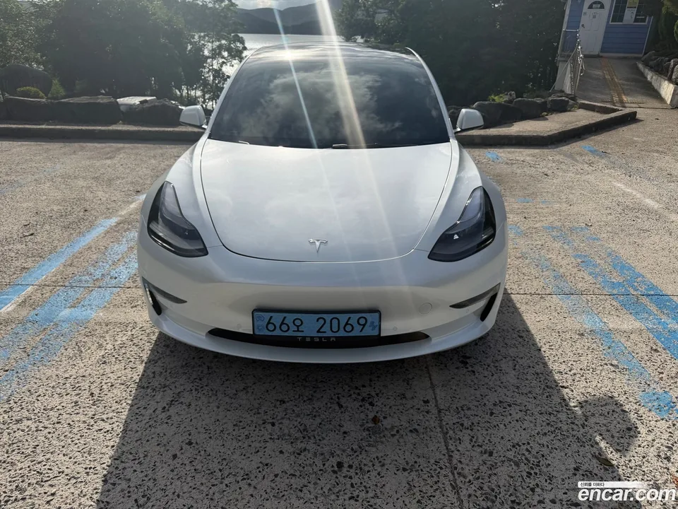 Tesla Model 3 2022