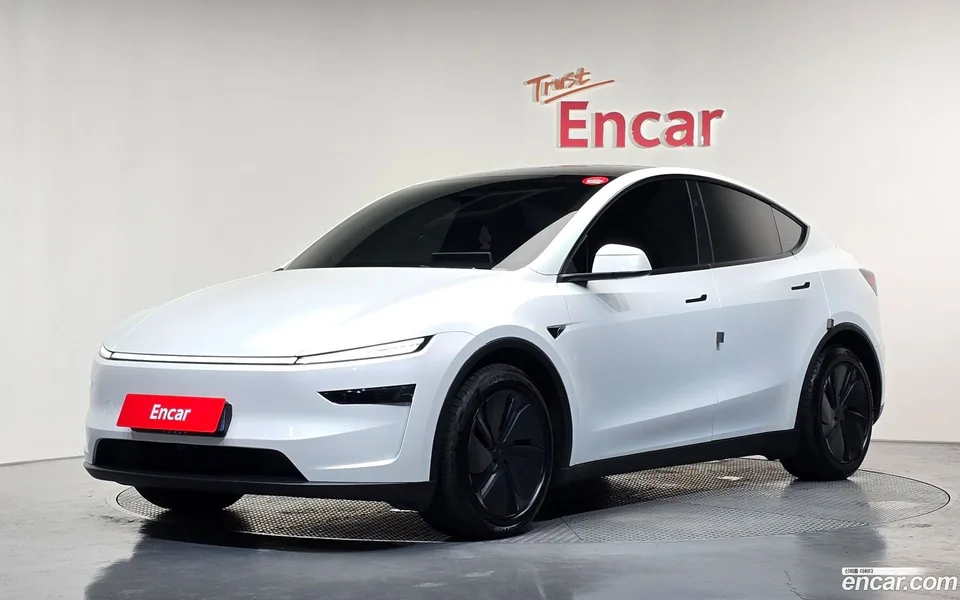Tesla Model Y 2025