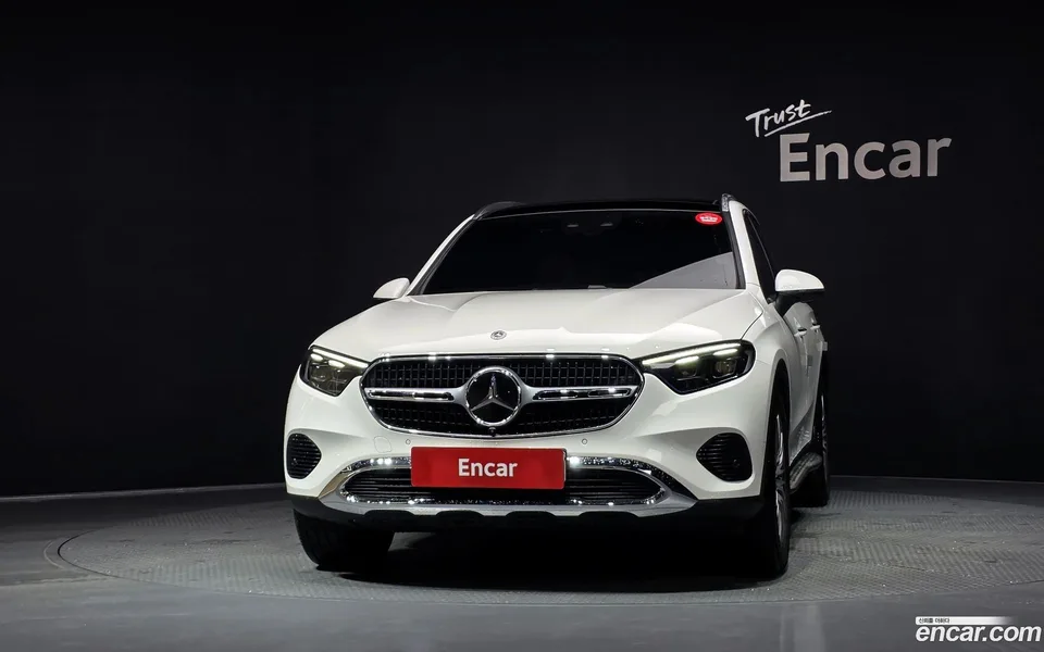 Mercedes-Benz GLC-Class GLC300 4MATIC 2025 — thumbnail 3