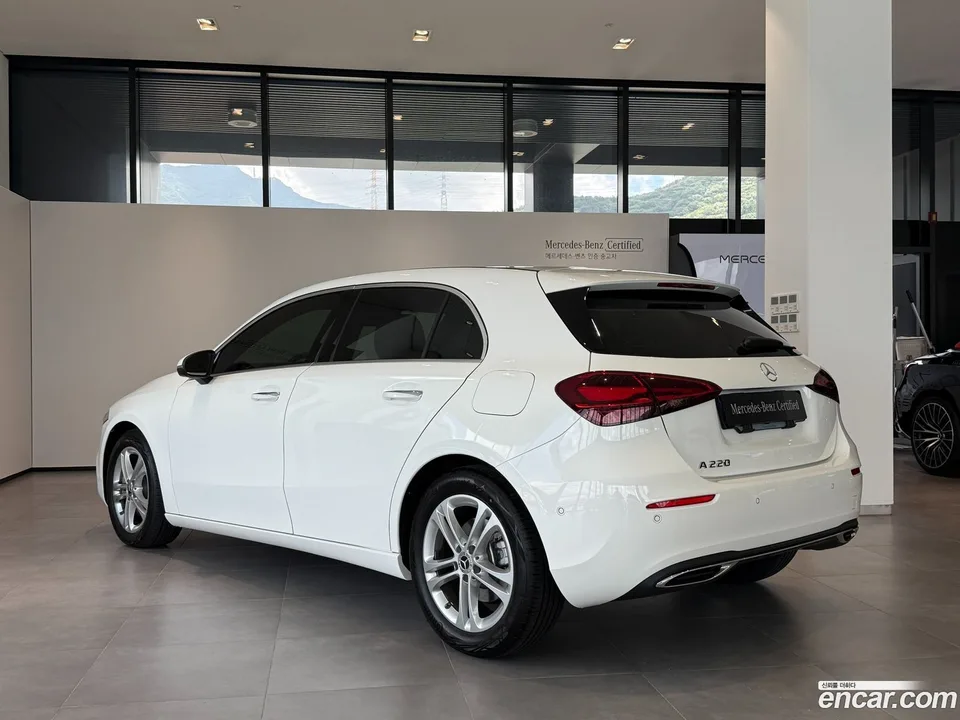 Mercedes-Benz A-Class A220 2026 — миниатюра 3