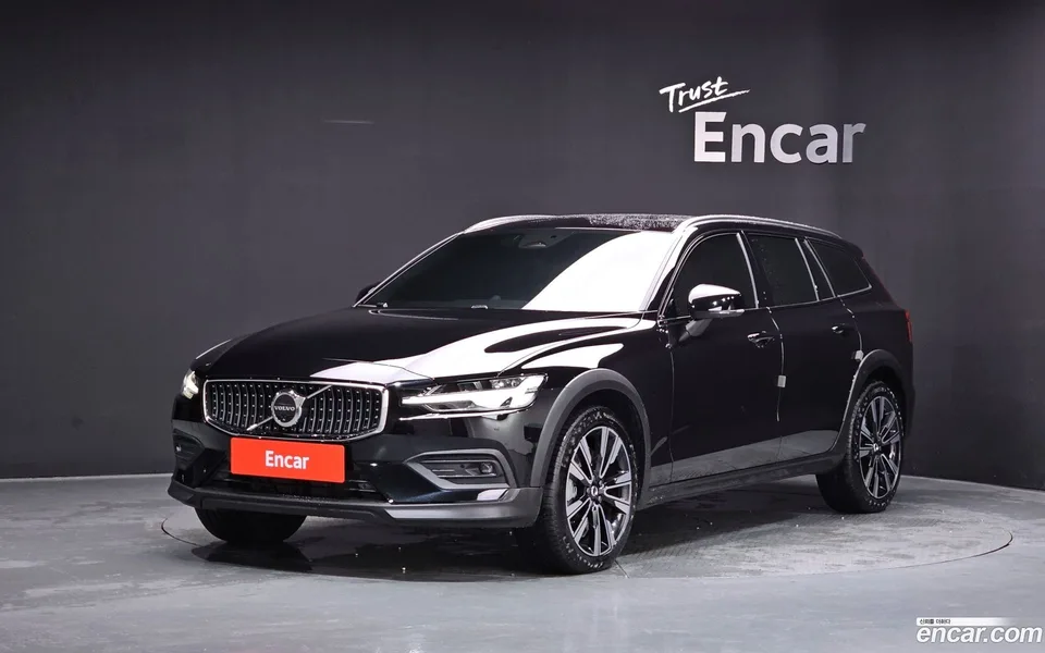 Volvo V60 Cross Country 2025