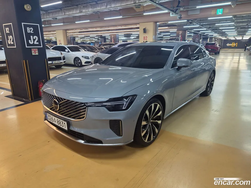 Volvo S90 2025