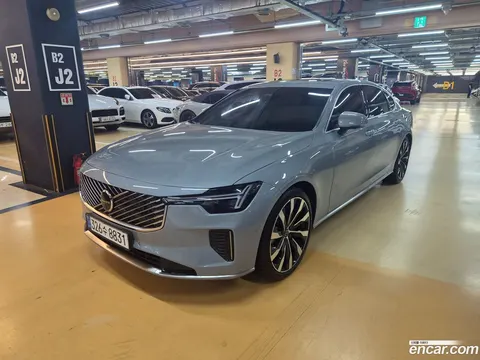 Volvo S90 2025