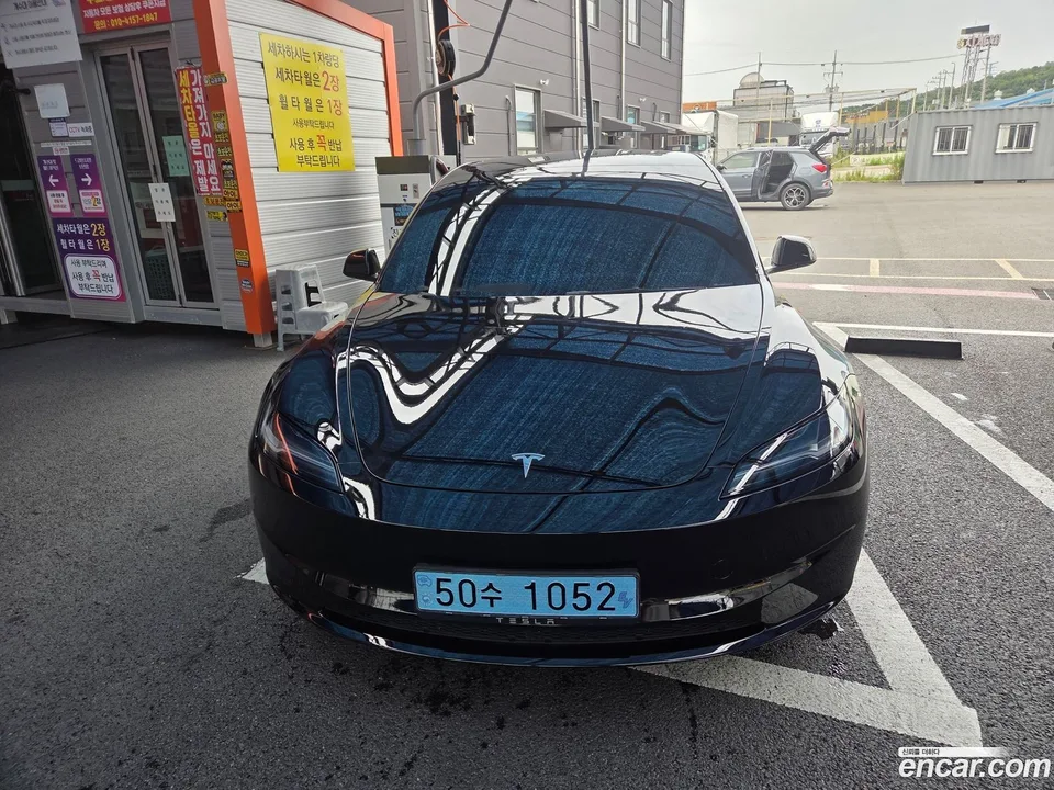 Tesla Model 3 2024
