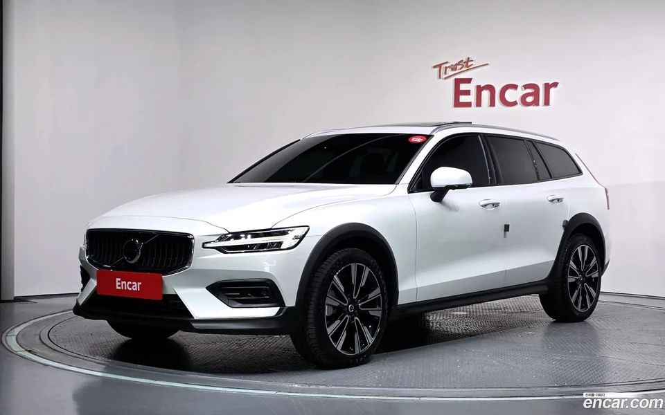 Volvo V60 Cross Country 2024