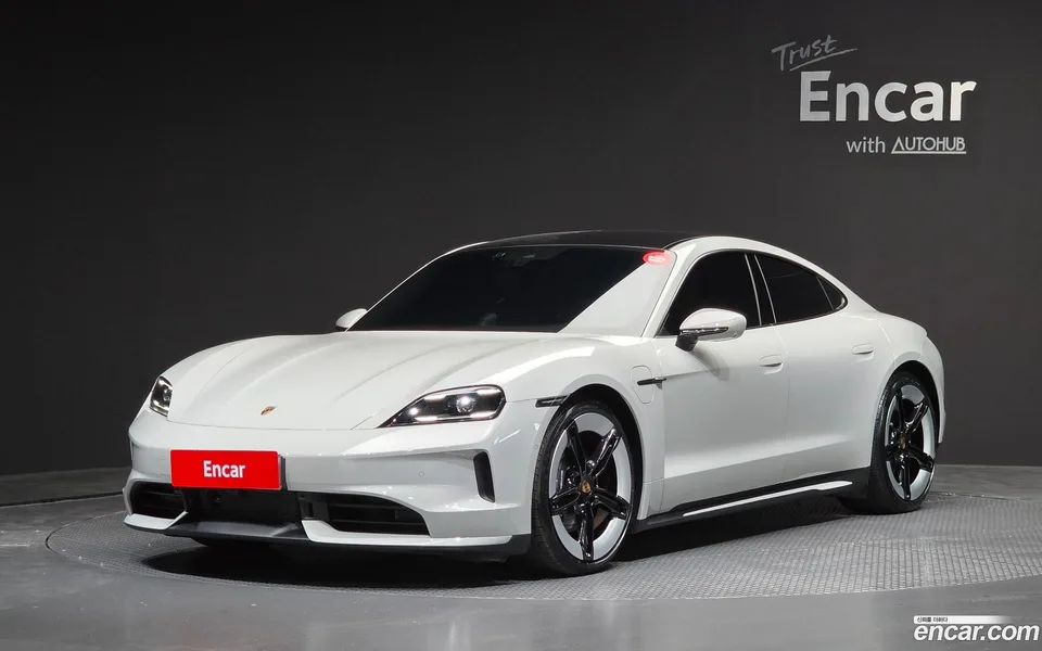 Porsche Taycan 2024