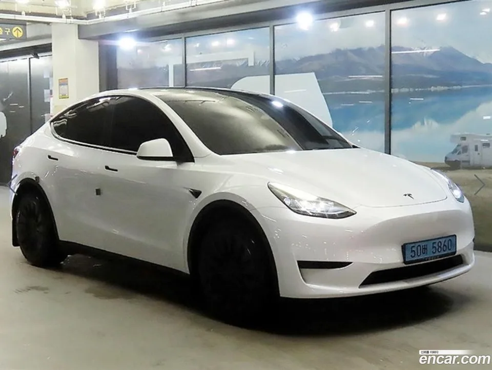Tesla Model Y 2024