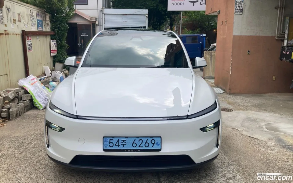 Tesla Model Y 2026