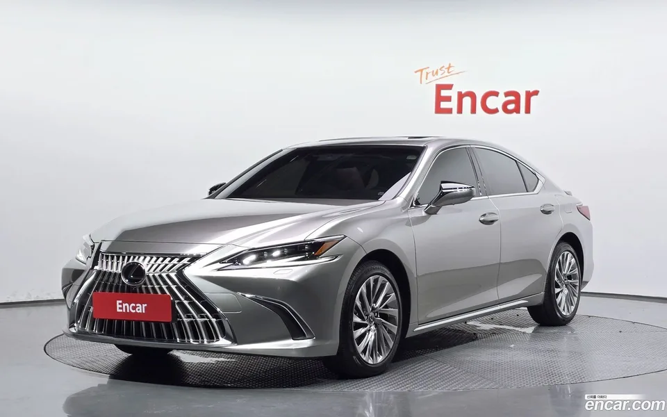 Lexus ES 300h 2026