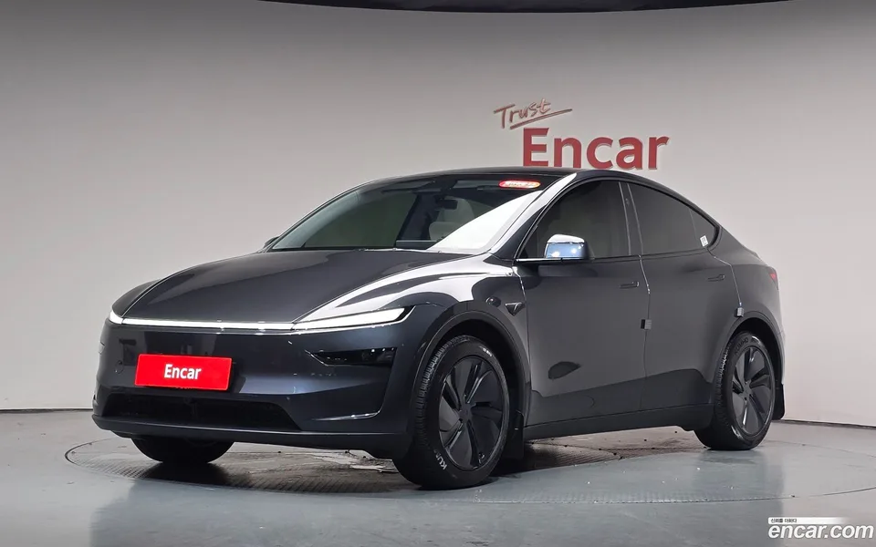 Tesla Model Y 2025