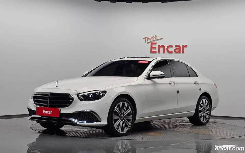 Mercedes-Benz E-Class 2022