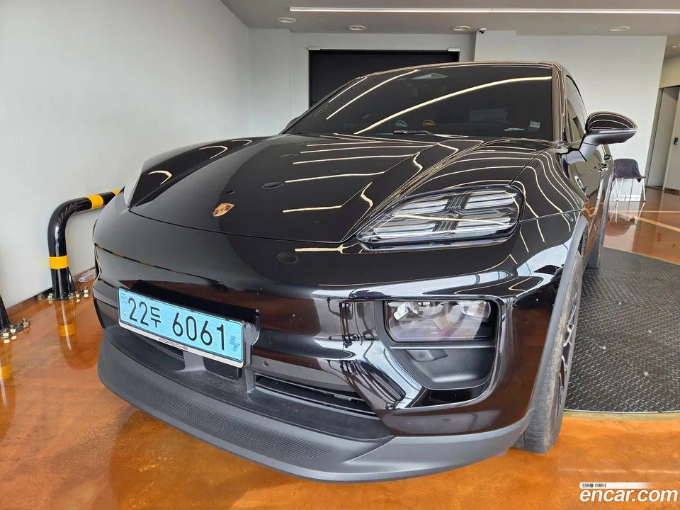 Porsche Macan Electric 2025