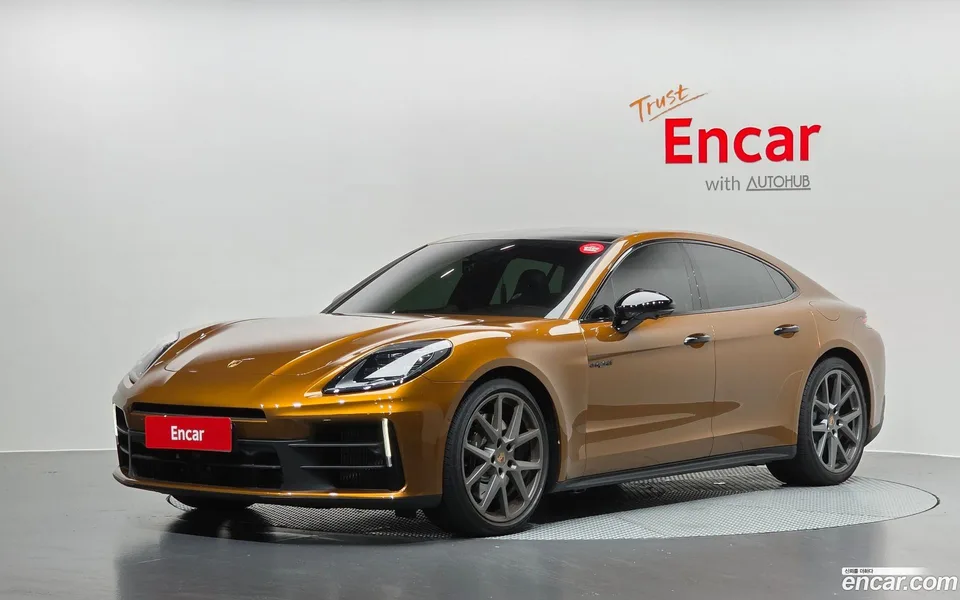 Porsche Panamera (976) 2025