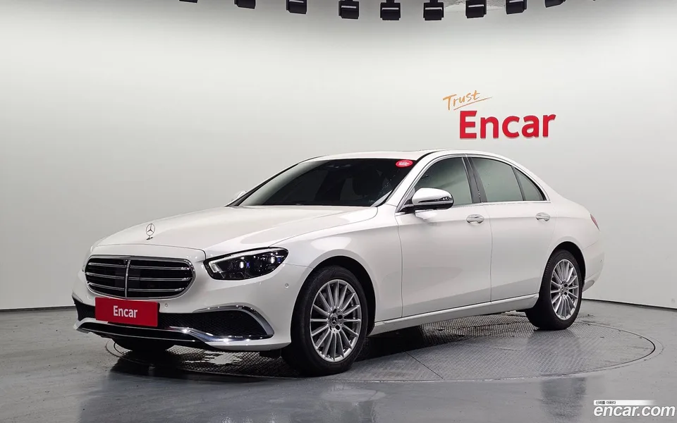 Mercedes-Benz E-Class 2022