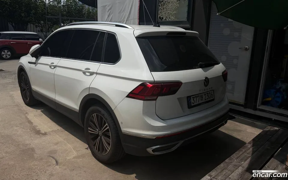 Volkswagen Tiguan 2.0 TDI 2023 — миниатюра 3