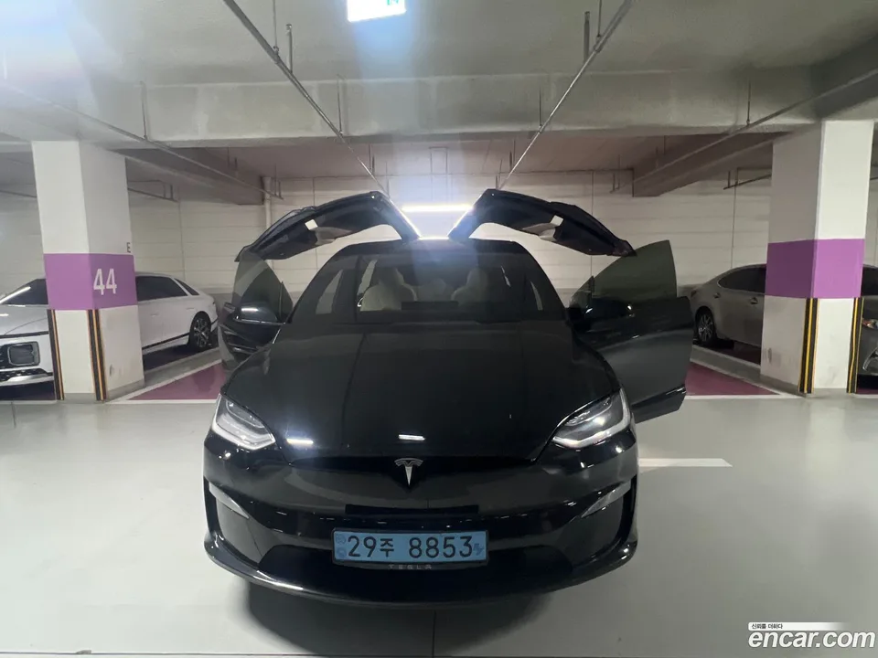 Tesla Model X 2023