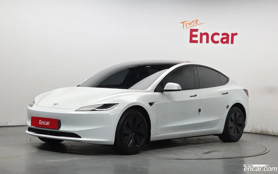 Tesla Model 3 2025