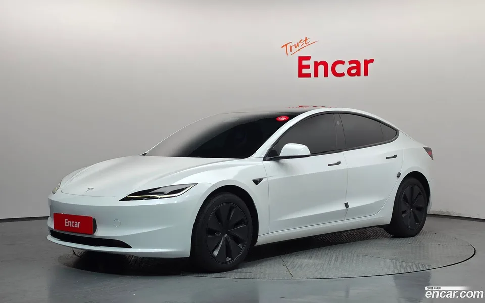 Tesla Model 3 2024