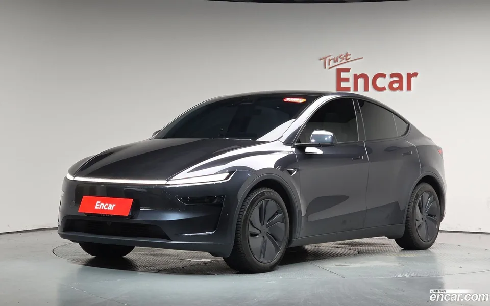 Tesla Model Y 2025