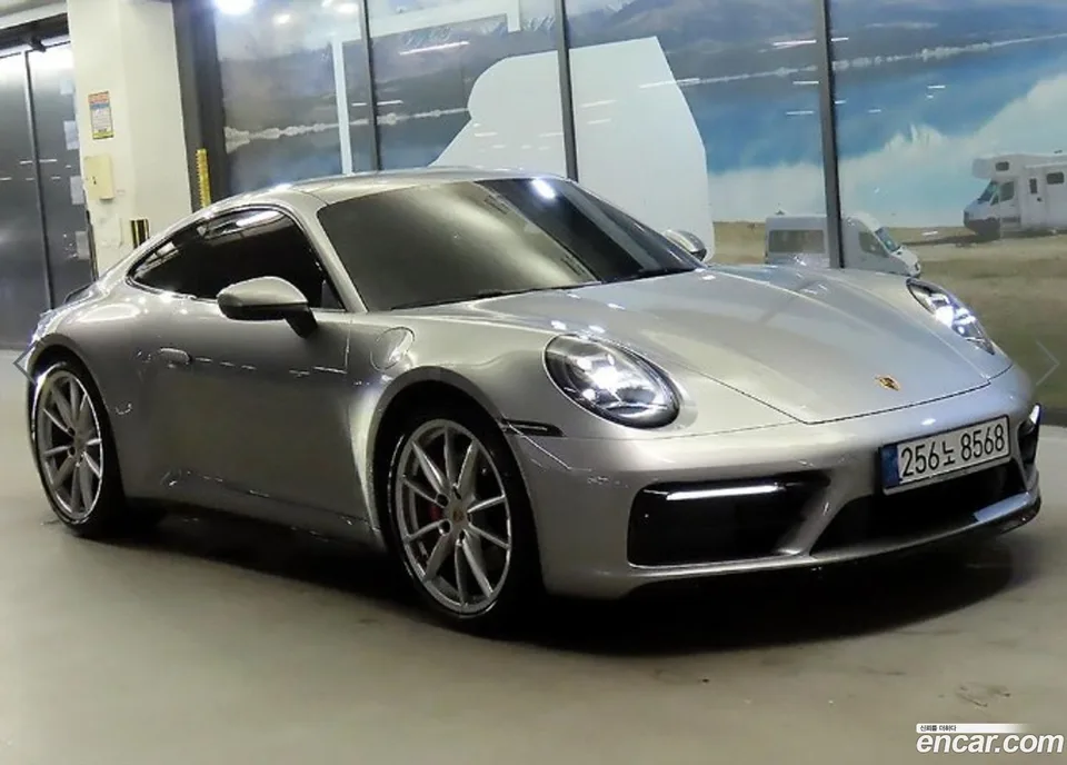 Porsche 911 (992) 2024
