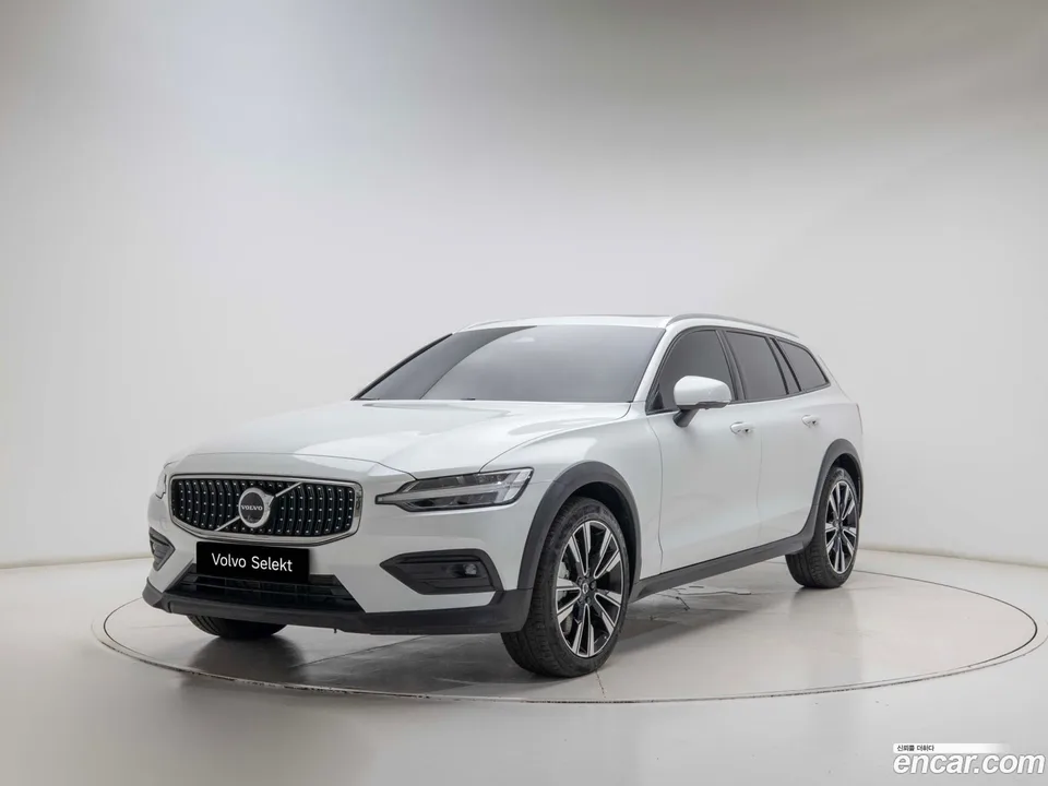 Volvo V60 Cross Country 2025