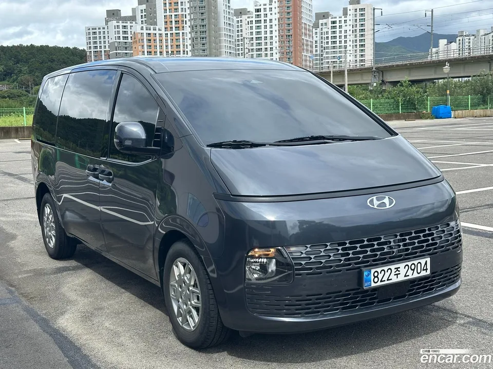 Hyundai Staria 2023