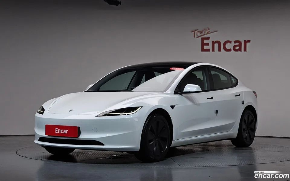 Tesla Model 3 2025
