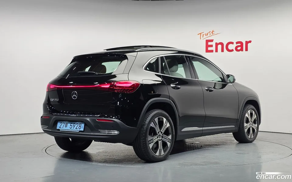 Mercedes-Benz EQA 2025