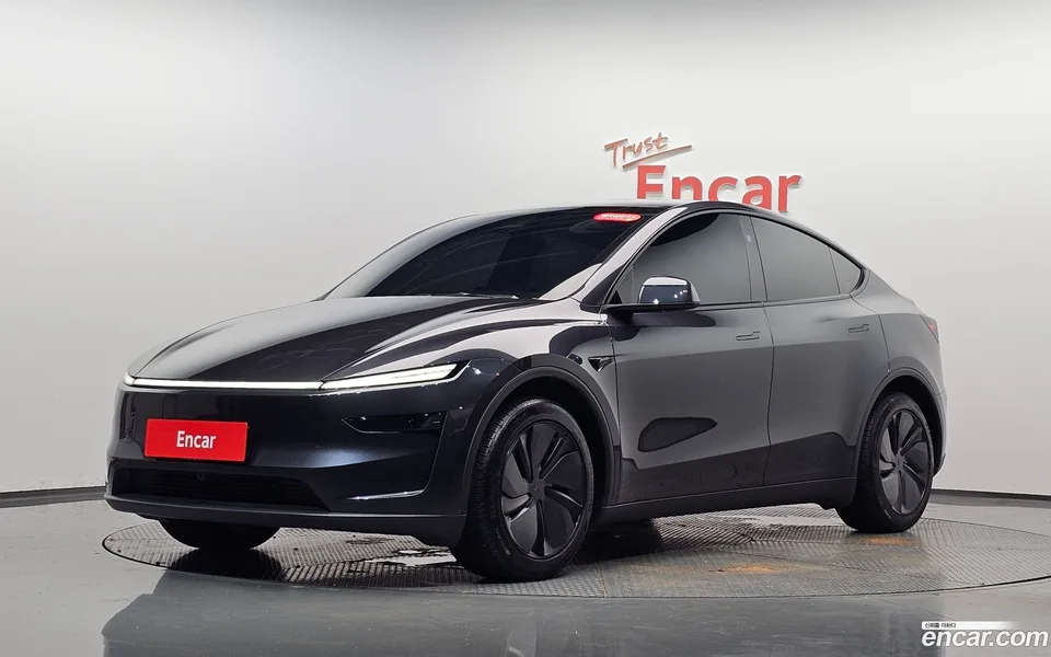 Tesla Model Y 2025