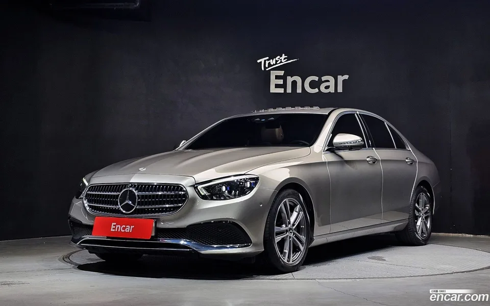Mercedes-Benz E-Class 2022