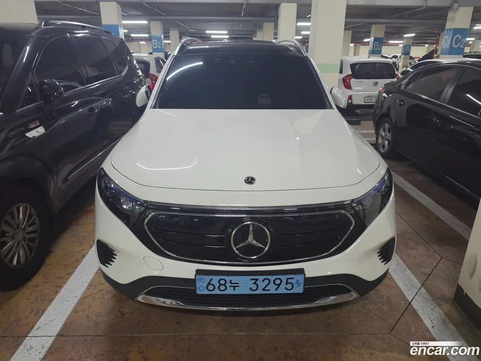 Mercedes-Benz EQB 2023