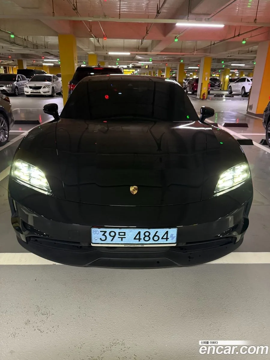 Porsche Taycan 2025