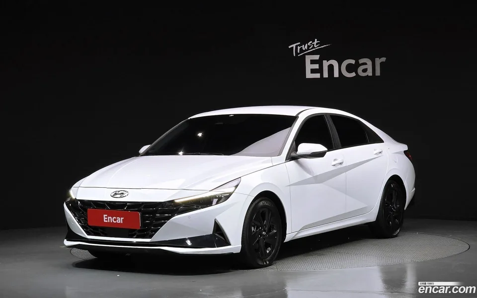 Hyundai Avante Hybrid 2022
